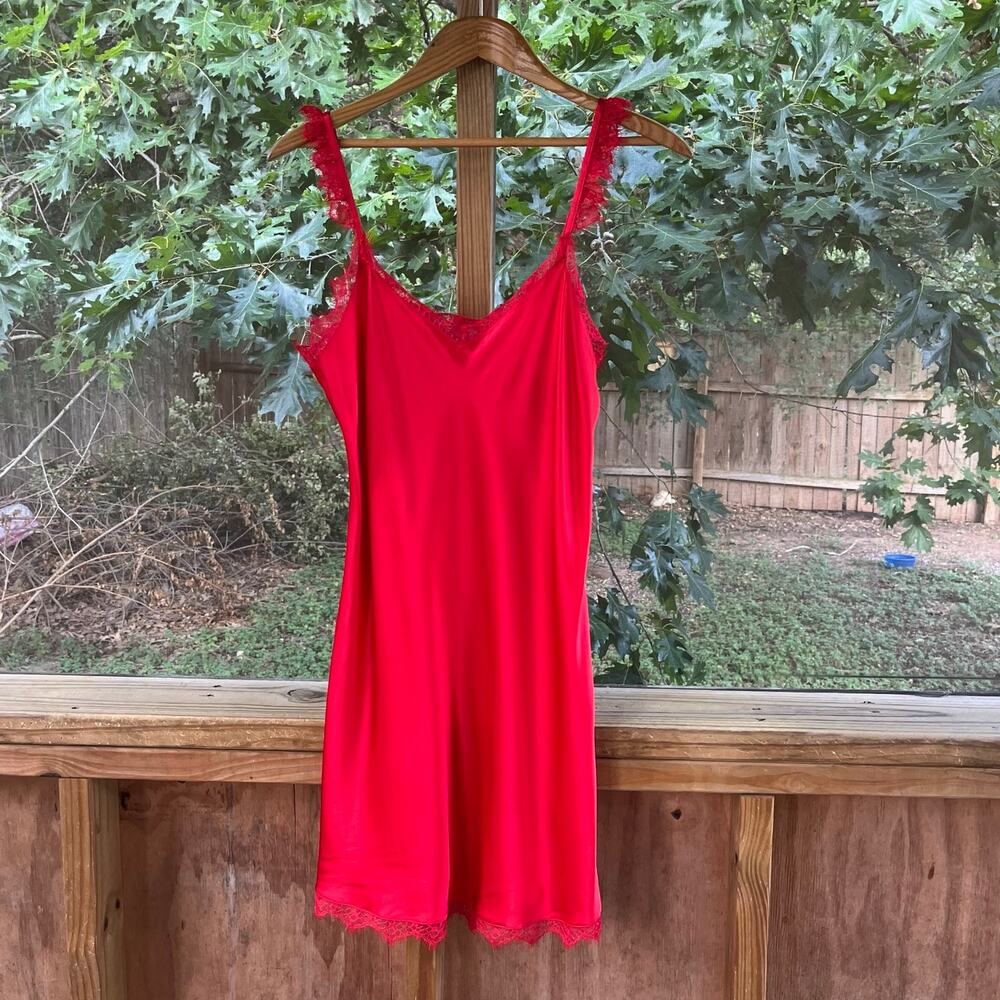 Ginia Women's Red 100% Silk Lace Trimmed Chemise Size AU12 (U.S. 8). NEW!